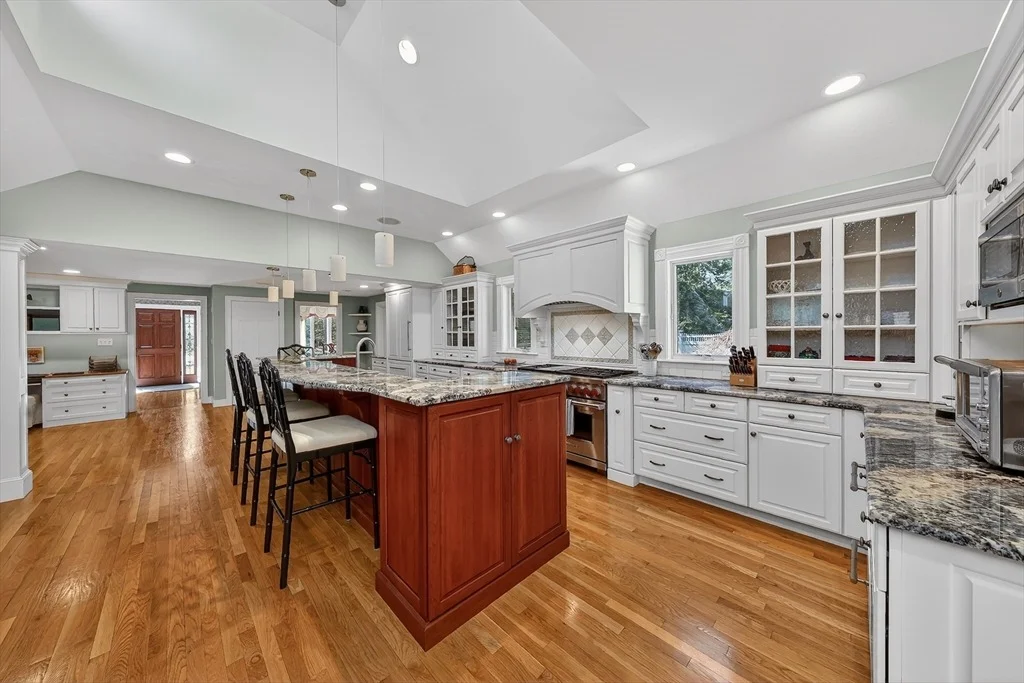 Photo of 37 Mast Hill Rd