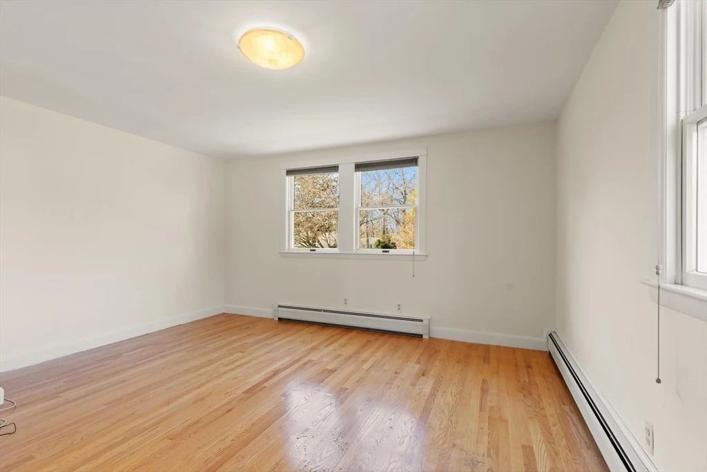 Photo of 100 Parmenter Rd
