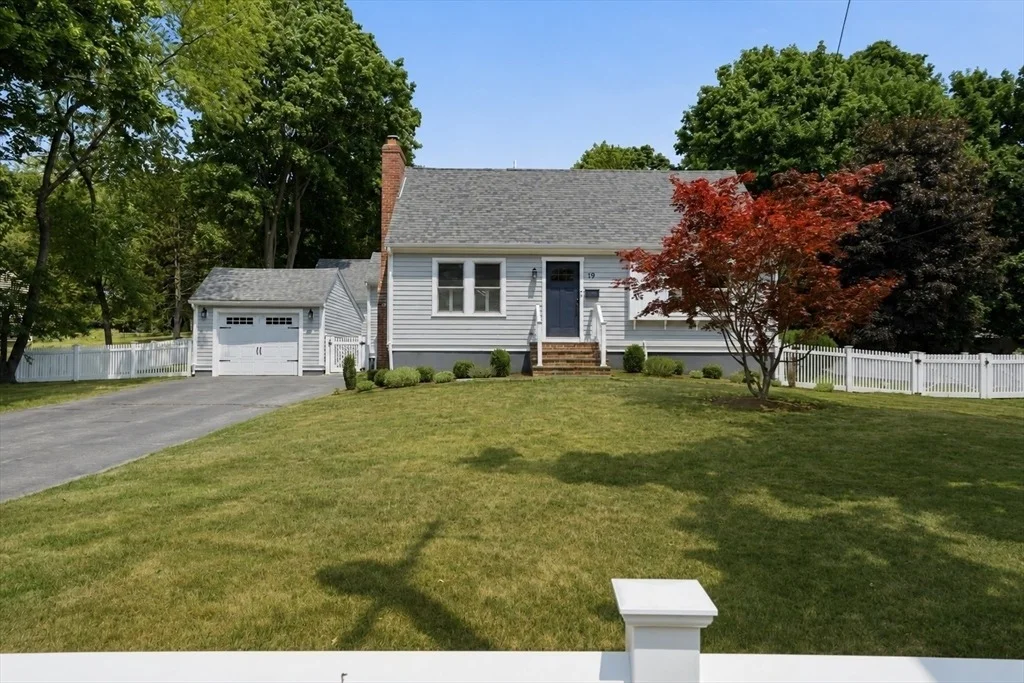 Photo of 19 Planters Field Ln