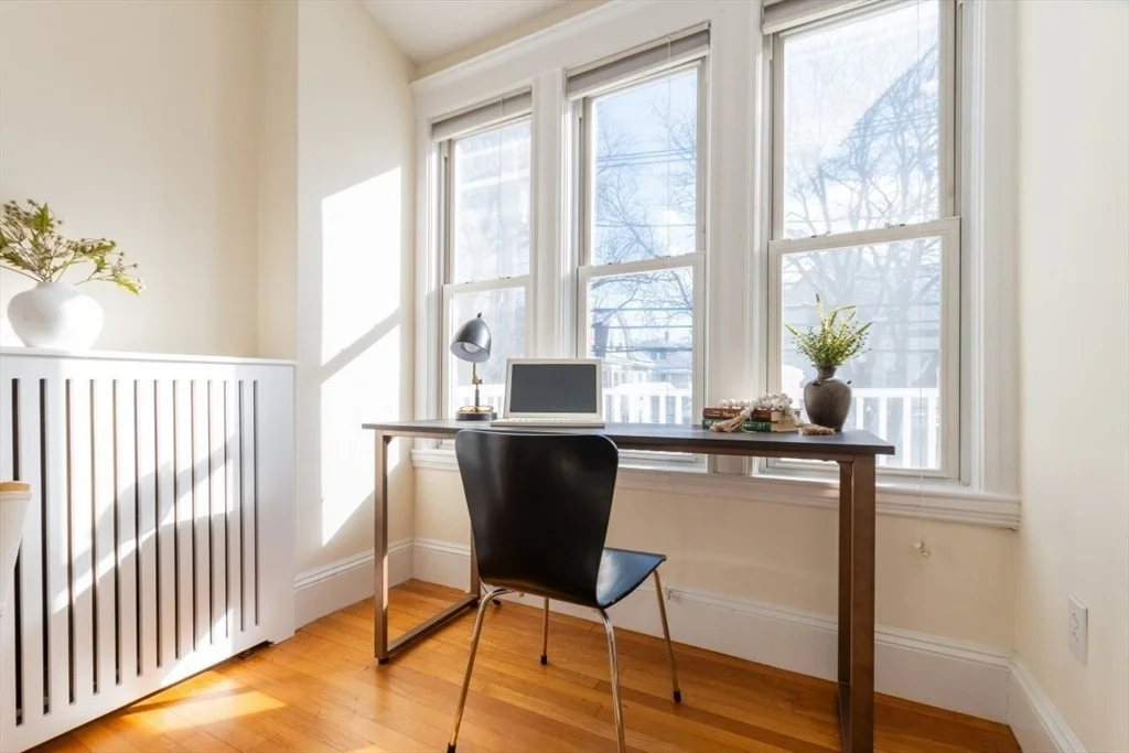 Photo of Unit 2 at 62 Everett St