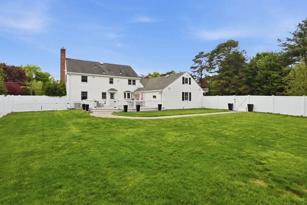 Photo of 107 Viscount Rd