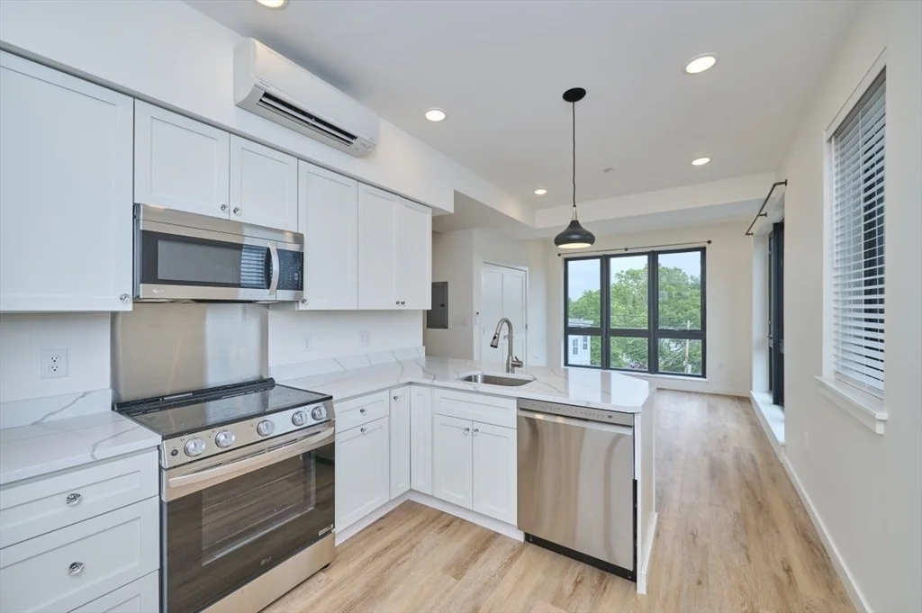 Photo of Unit 4C at 80 Broadway