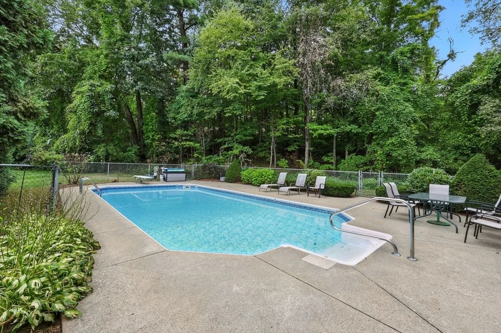 Photo of 4 Claren Dr