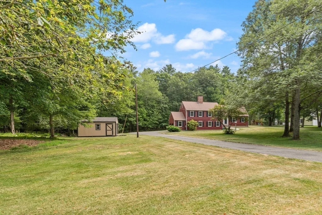 Photo of 35 Willowdale