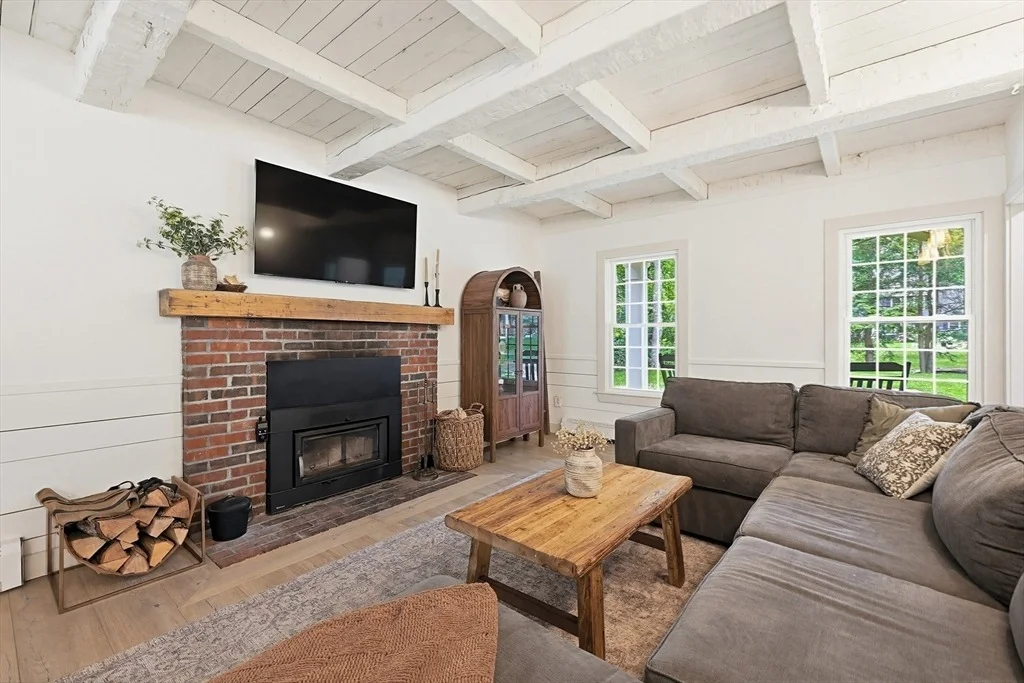 Photo of 8 Quail Run Rd.