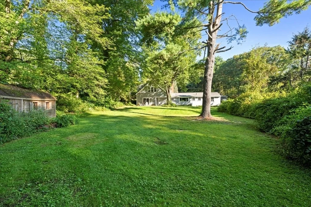 Photo of 2 Fairview Dr
