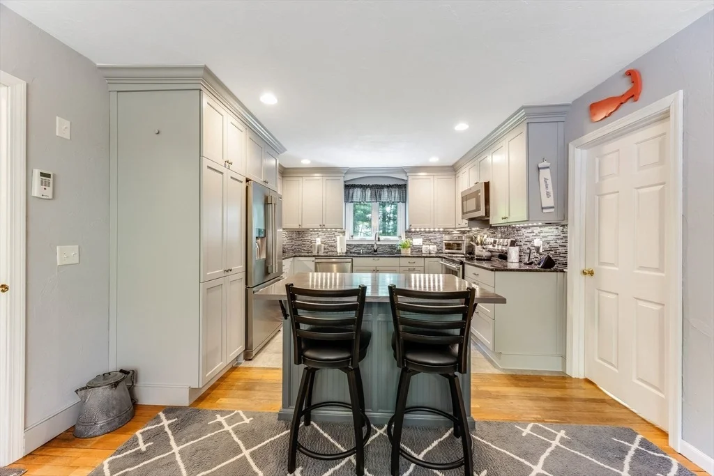 Photo of 825 Lumbert Mill Rd
