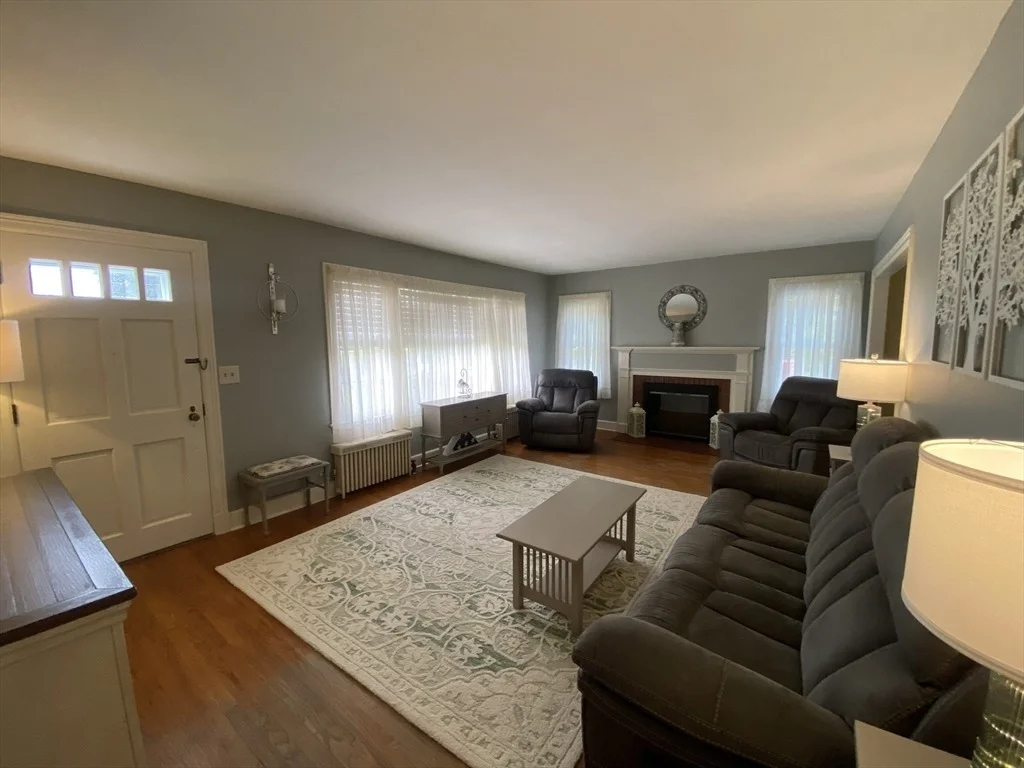 Photo of 84 Thayer Rd