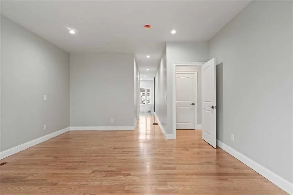 Photo of 241 Lake Ave