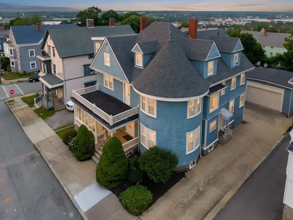 Photo of 330 Lincoln Ave