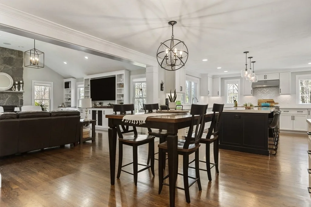 Photo of 11 Southwoods Cir