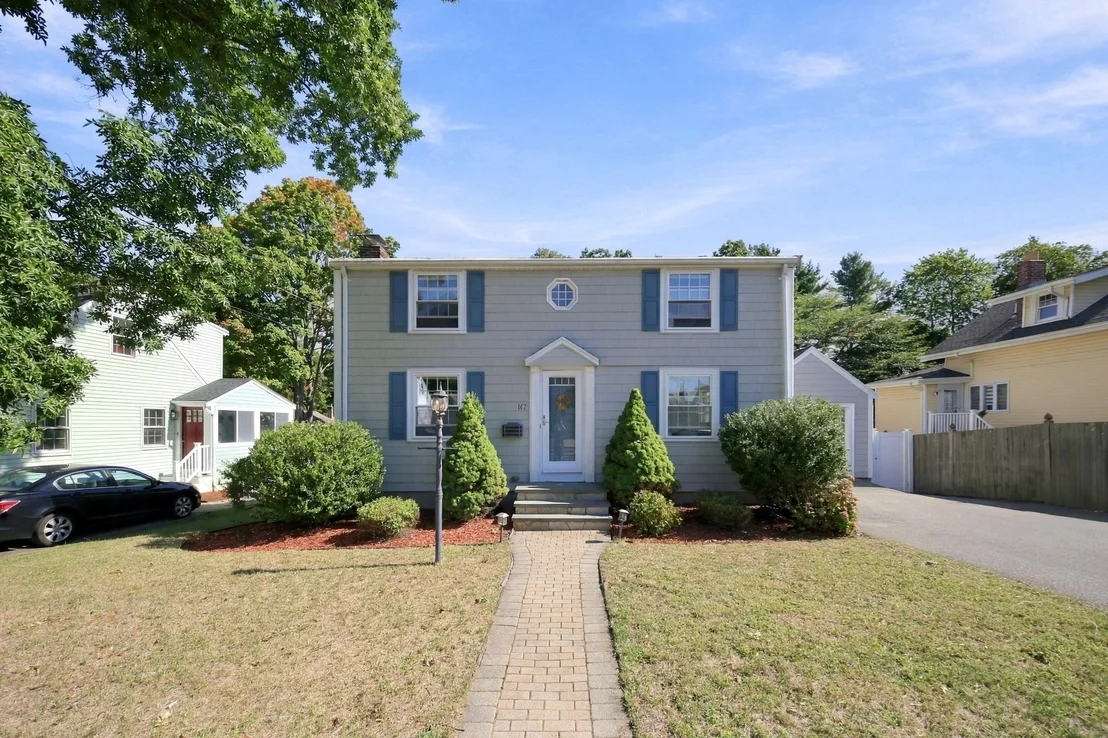 Photo of 147 Elmlawn Rd