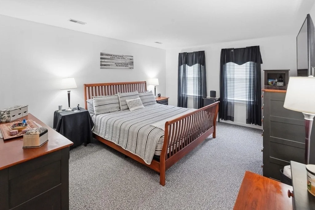 Photo of 23 Brooks Xing