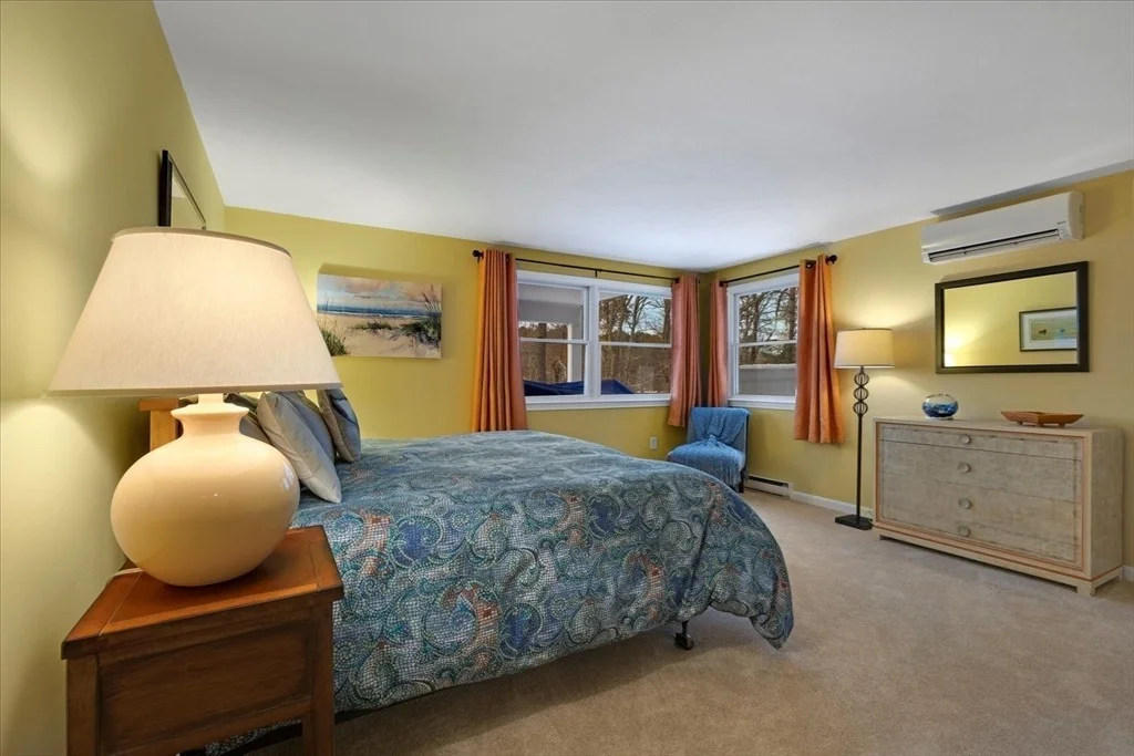 Photo of 87 N Pond Dr