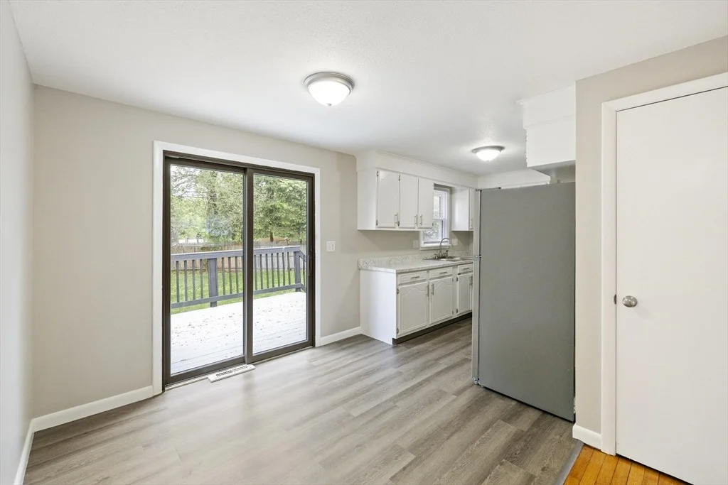 Photo of 28 Bog Hollow Rd