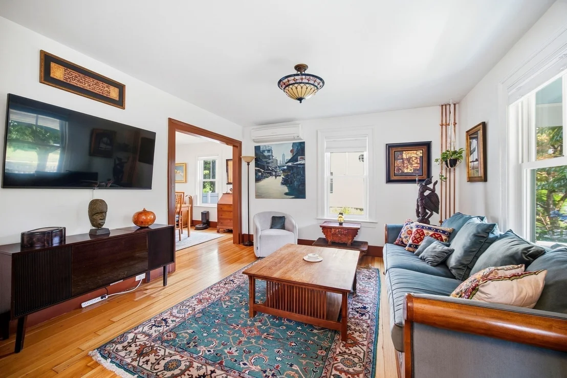 Photo of 211 Crescent St
