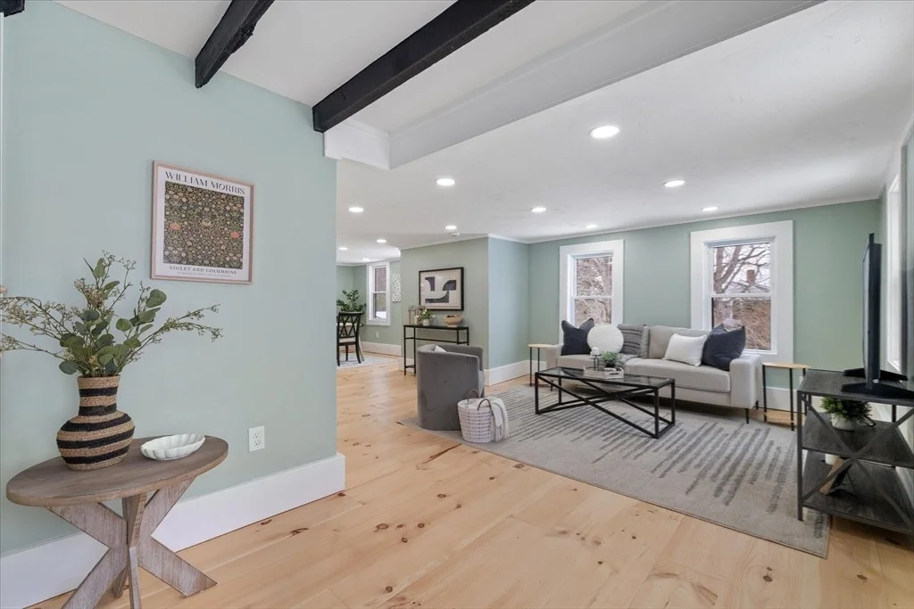 Photo of 294 Boston Road