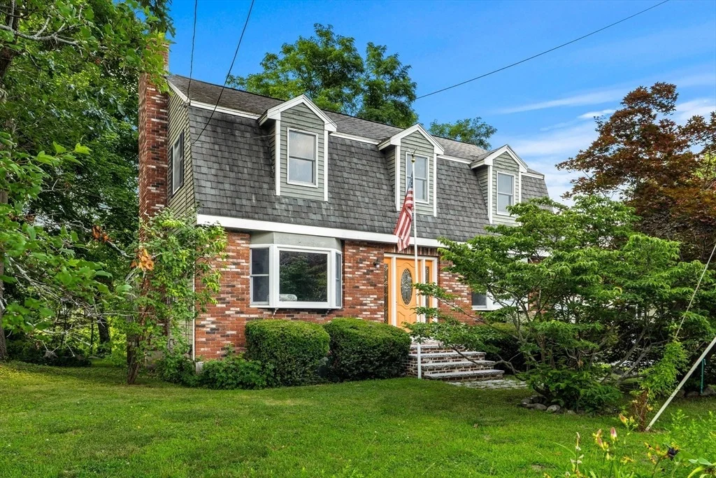 Photo of 89 W Meadow Rd