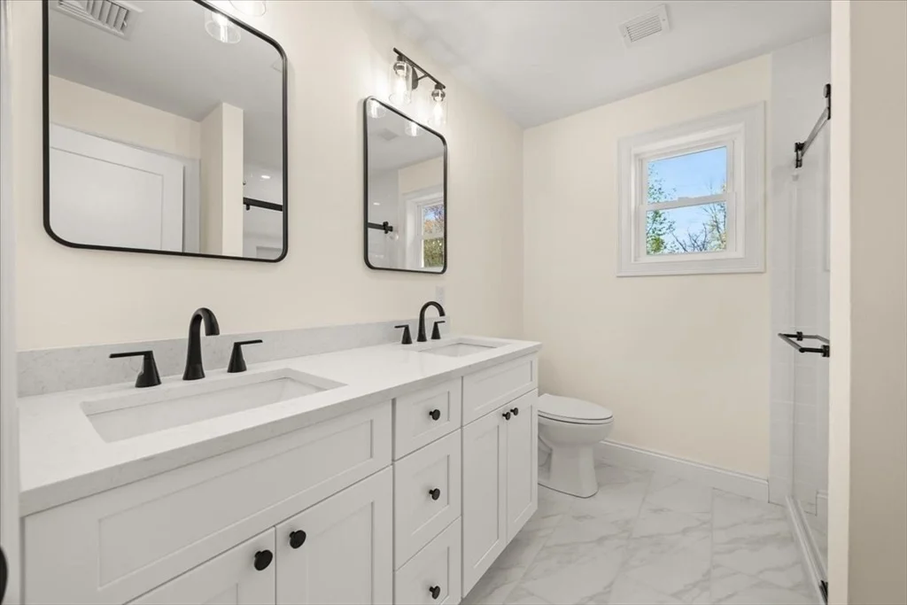 Photo of 12 Valley Run Dr