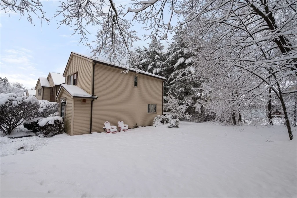 Photo of Unit 1 at 1 Beth Cir