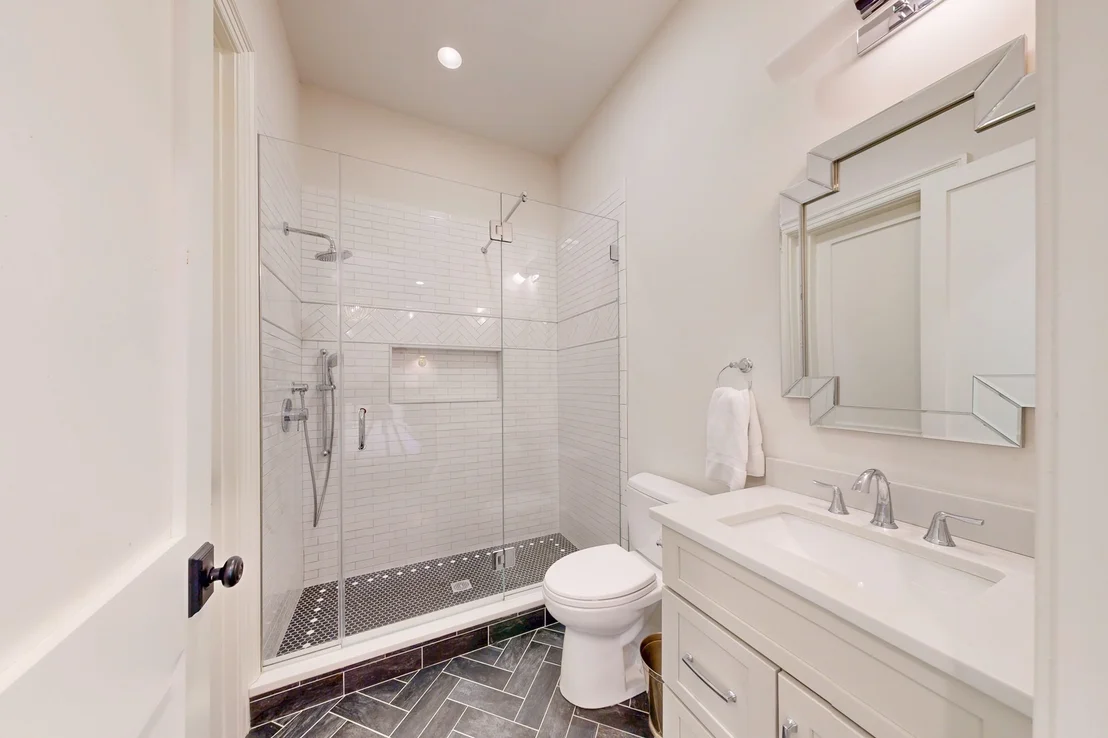 Photo of 370 Grove St