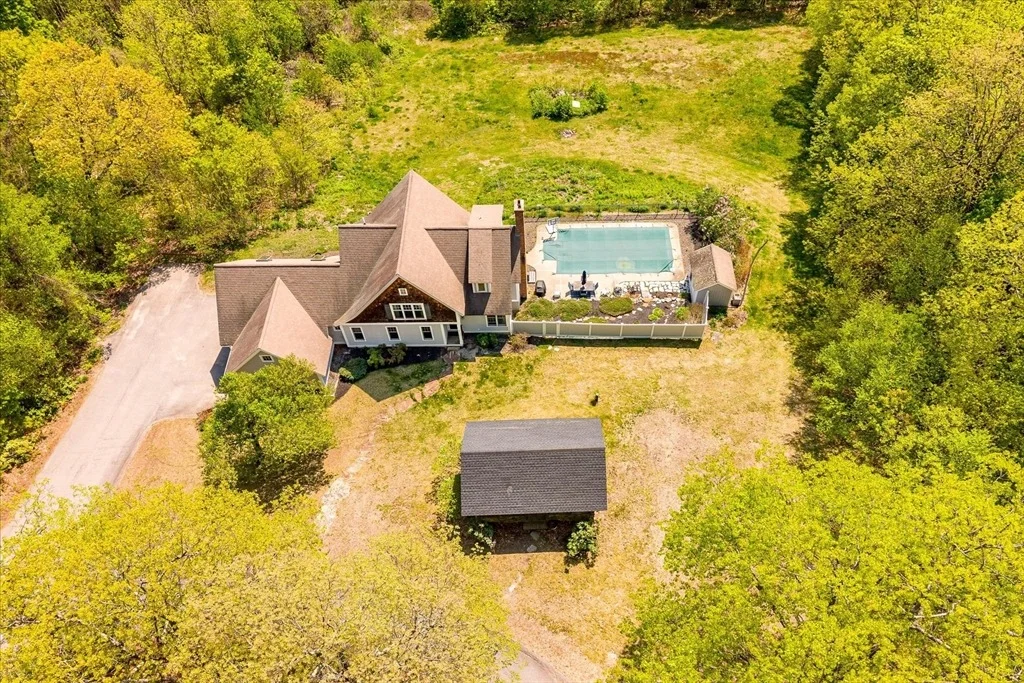 Photo of 152 Mountain Rd
