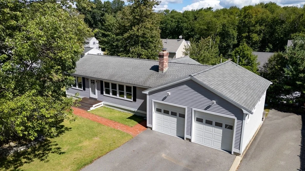 Photo of 32 Lantern Ln