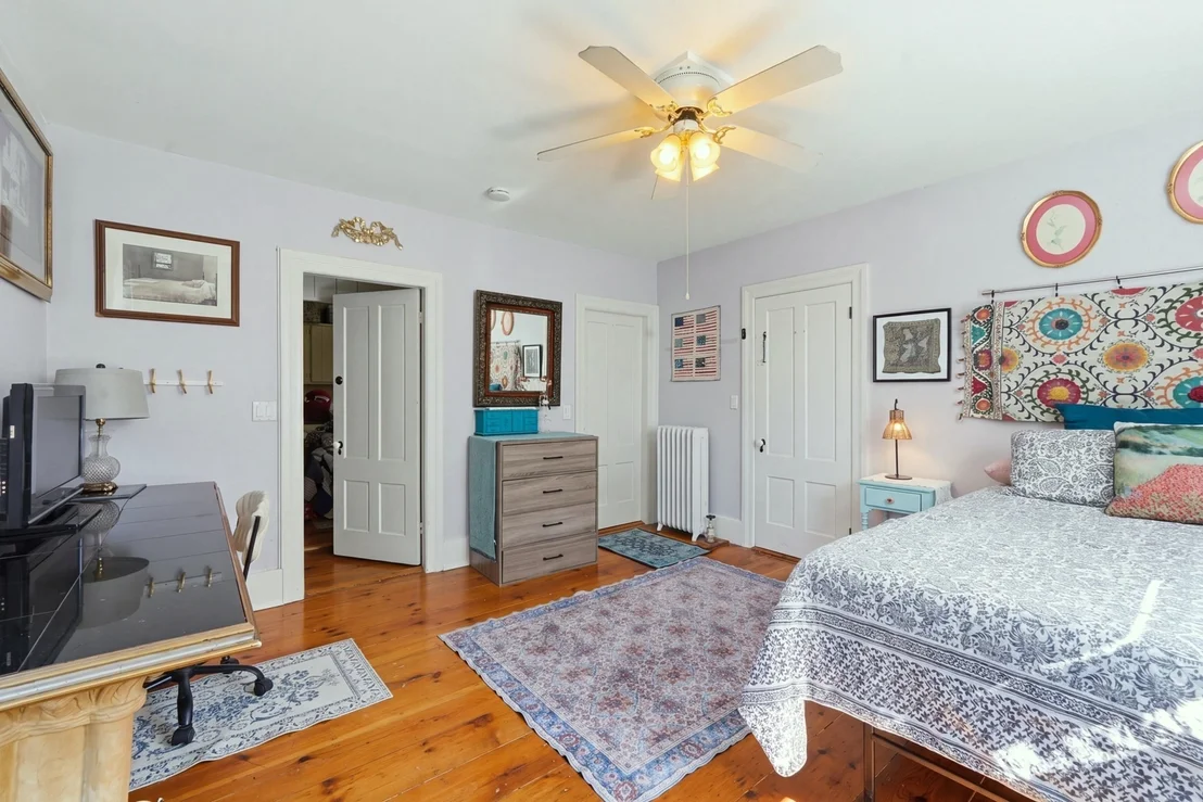 Photo of 165 Holden St