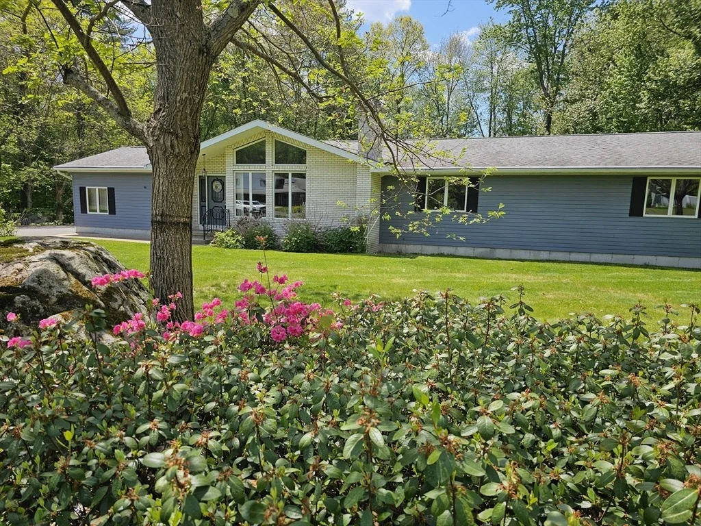 Photo of 80 Elizabeth Dr