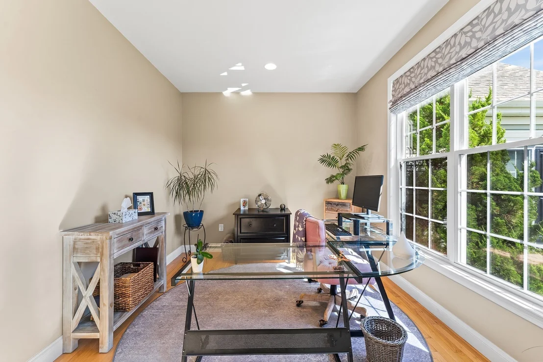 Photo of 32 Howarth Dr