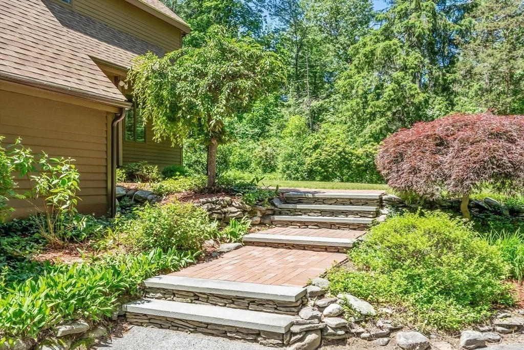 Photo of 78 Carroll Dr