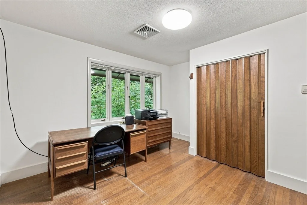 Photo of 8 Morgan Cir