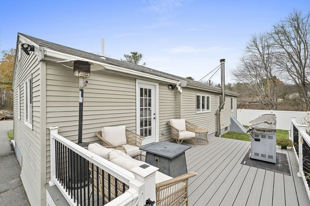 Photo of 2 Iris Ave