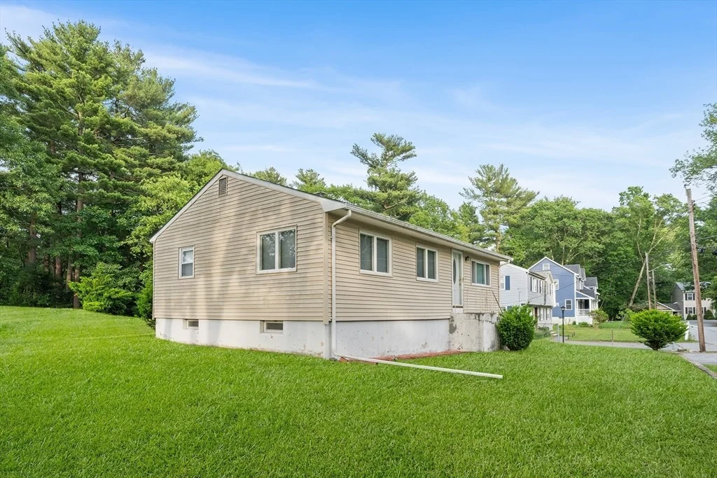 Photo of 20 Hilltop Dr