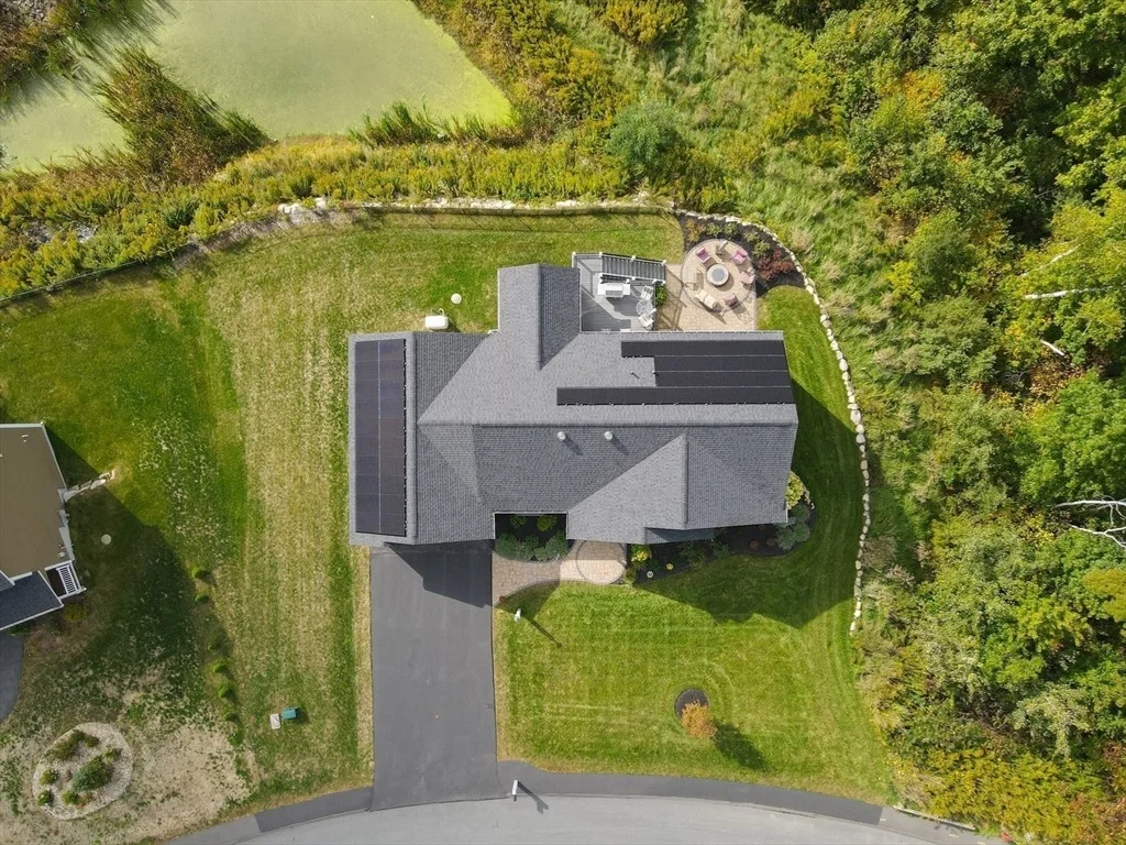 Photo of 237 Woodland Way