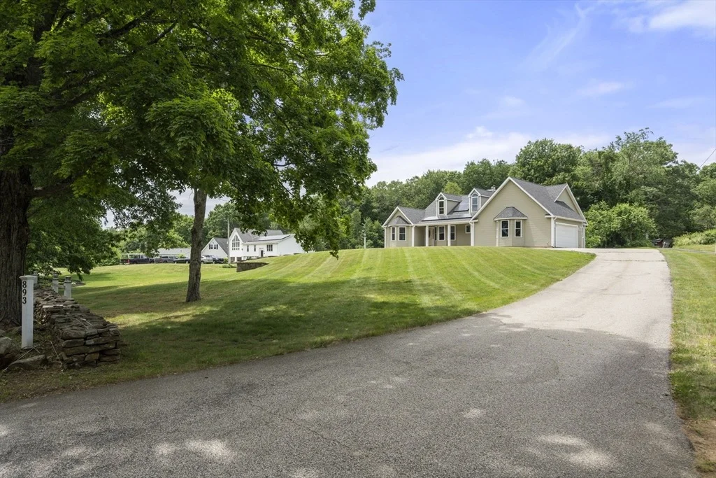 Photo of 893 Cronin Rd