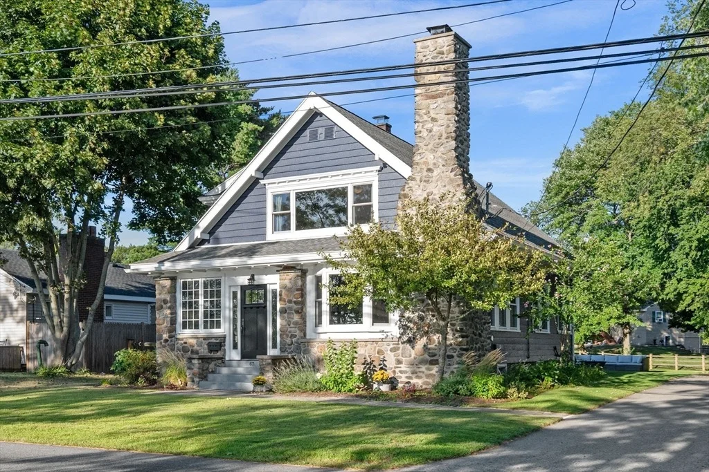 Photo of 67 Pond St