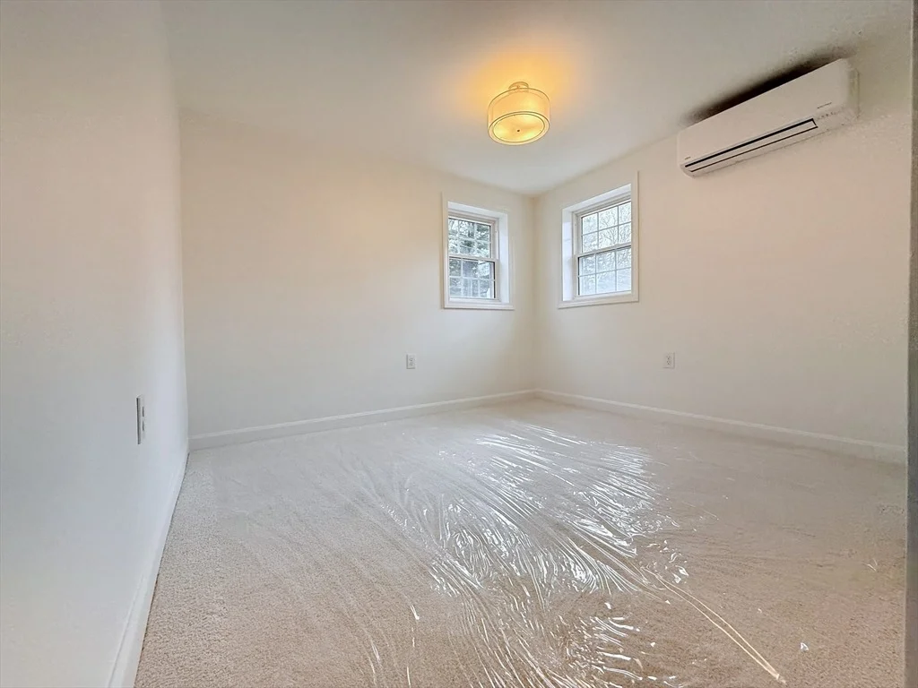 Photo of 43 Buttonwood Road