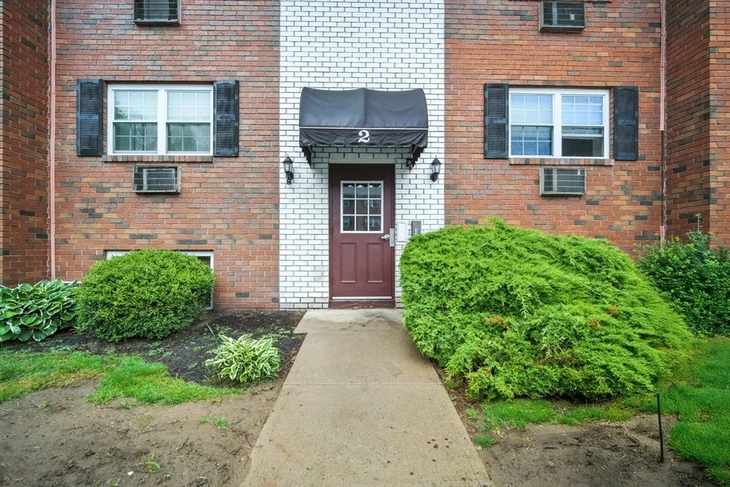Photo of Unit F at 2 Maple Crest Cir