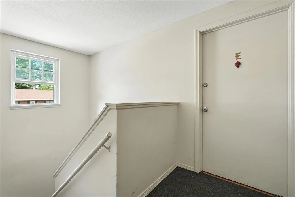 Photo of Unit E at 7 Maple Crest Cir