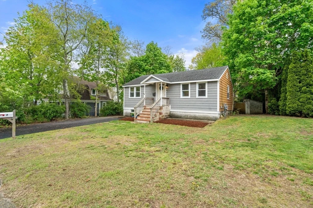 Photo of 7 Indian Neck Rd