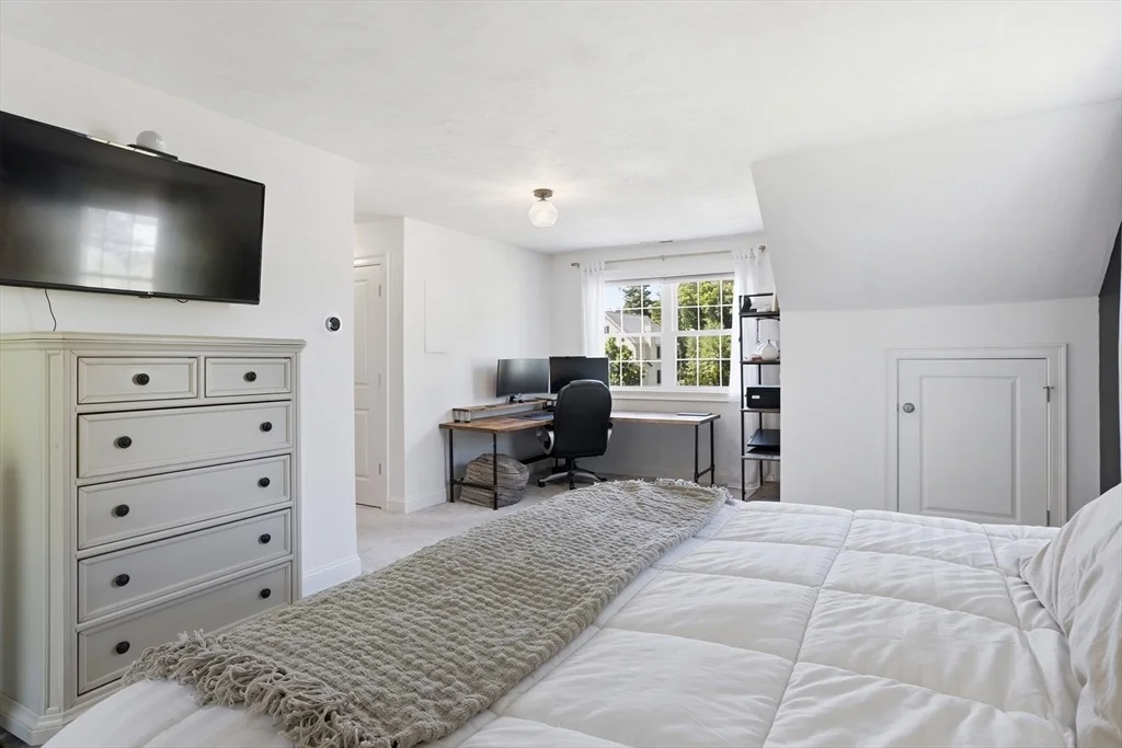Photo of 37 Hemlock Dr