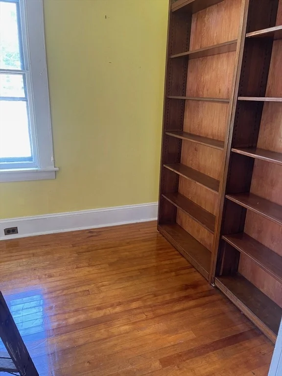Photo of 662 Main St