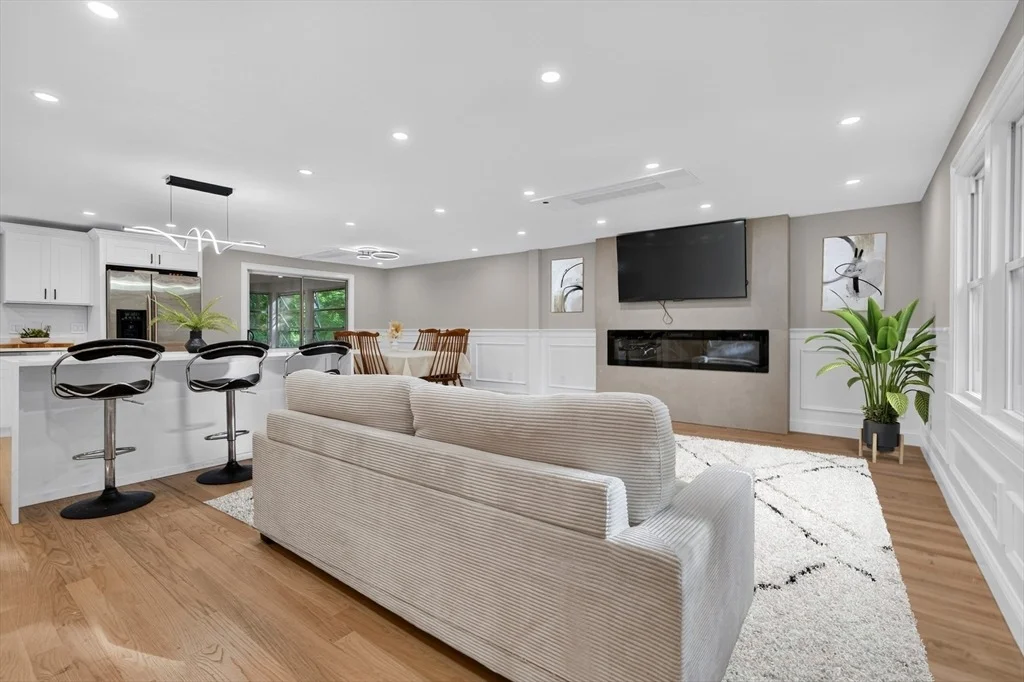 Photo of 14 Travis Dr