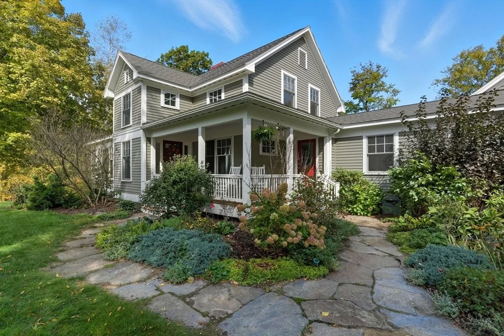 Photo of 901 Roaring Brook Road