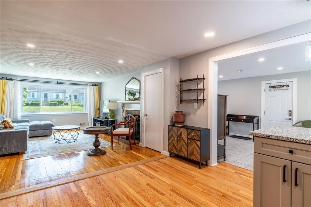 Photo of 13 Curley Dr