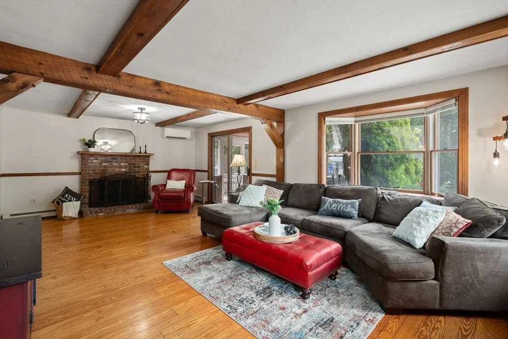 Photo of 6 Crockett Cir