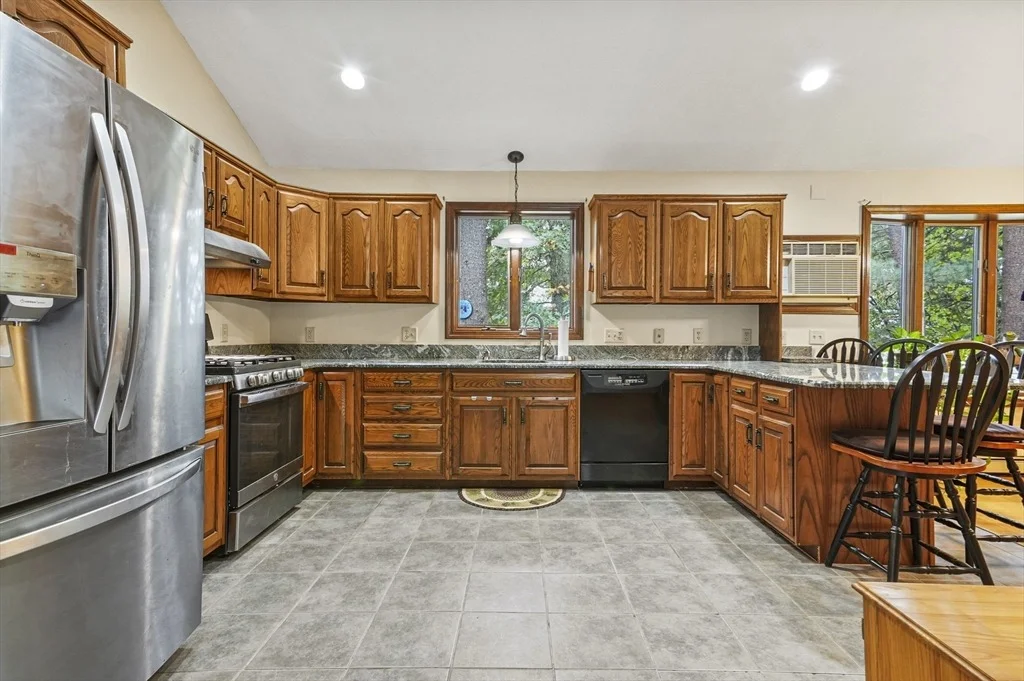 Photo of 28 Beacon Street