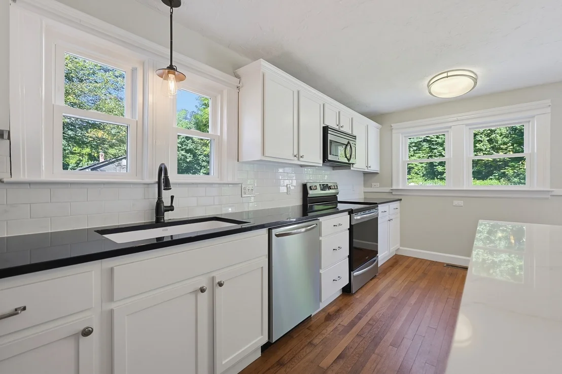 Photo of 191 Whitins Rd