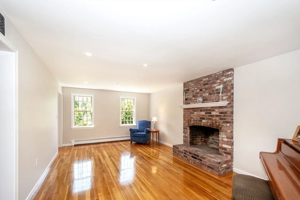 Photo of 39 Ledgewood Dr